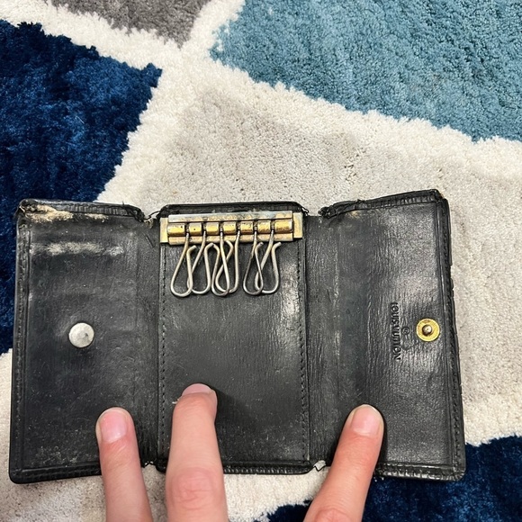 Louis Vuitton Keyholder - Picture 2 of 4